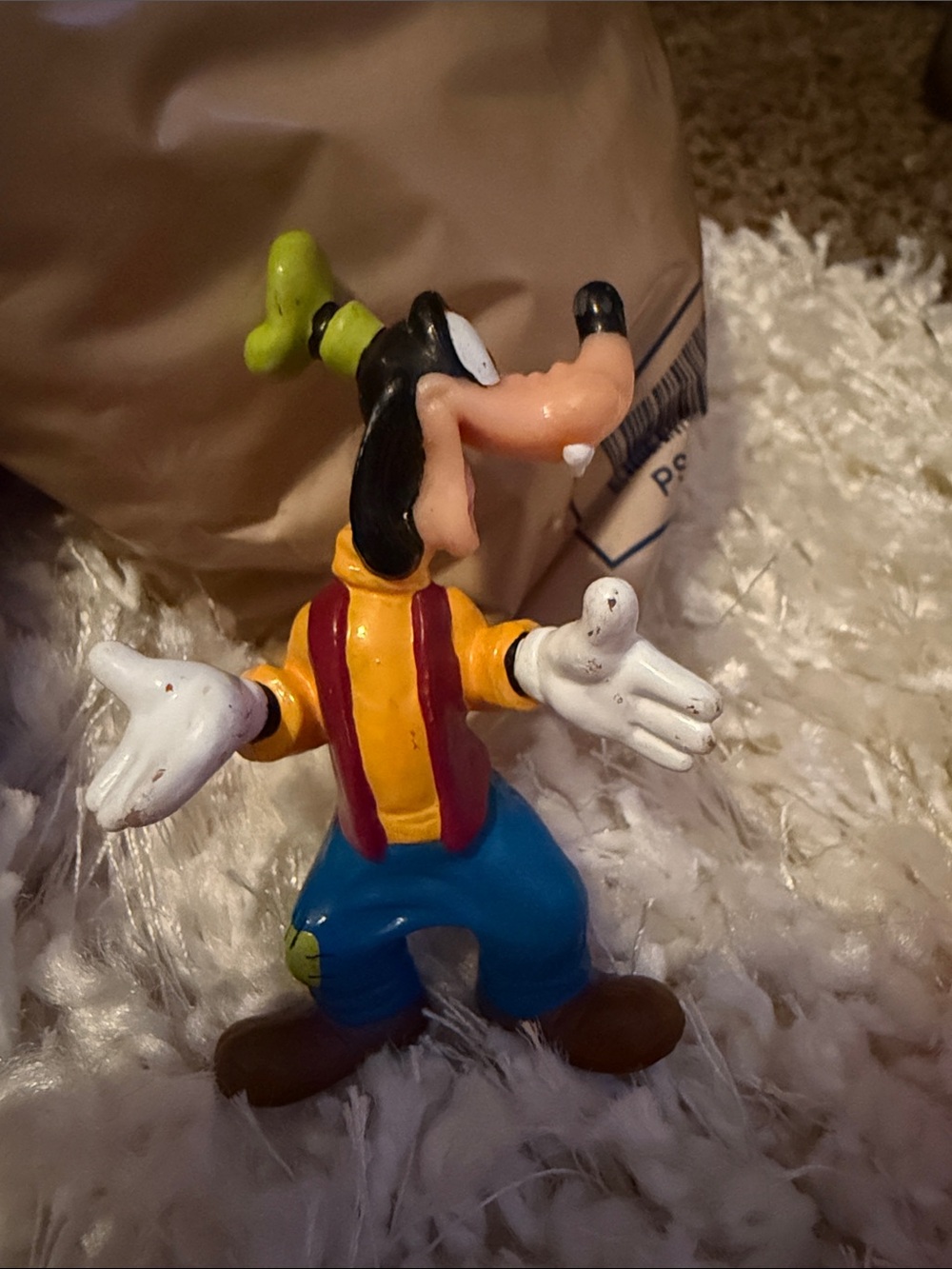 Disney Goofy Figurine Collectible ~ 2.75 Inches Tall